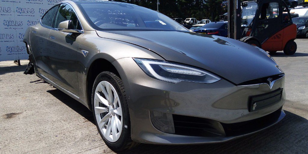♻ Rise of Electric Cars ♻

Take a look at this Tesla Model S Hills Salvage and Recycling Ltd recently had in for breaking!

The battery was professionally disconnected by their fully trained and qualified staff! 🤓

🔗|green-parts.co.uk