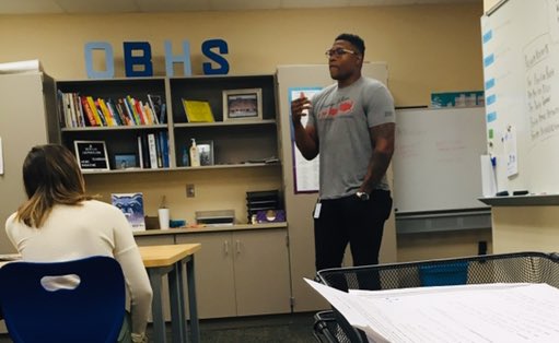 Todd_spinner's tweet photo. Fantastic having a “friend of Berlin”, Mr Joshua Perry in Mrs Bush’s journalism class today. He Spoke about integrity, honesty, hard work, drive and staying humble. #OLSDPRIDE👍
@RIP_JEP @olsd_coas @SuperOlsd @BerlinBearsAD @BerlinBears_SS @obhsstudentnews @berlinbears2020 https://t.co/BPDr1UKbU1