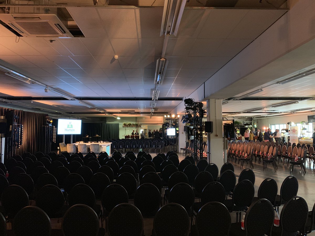 We zijn er klaar voor. Hutten 90 jaar. #hutten <a href="/Bobhutten/">Bob Hutten</a> mooie show.