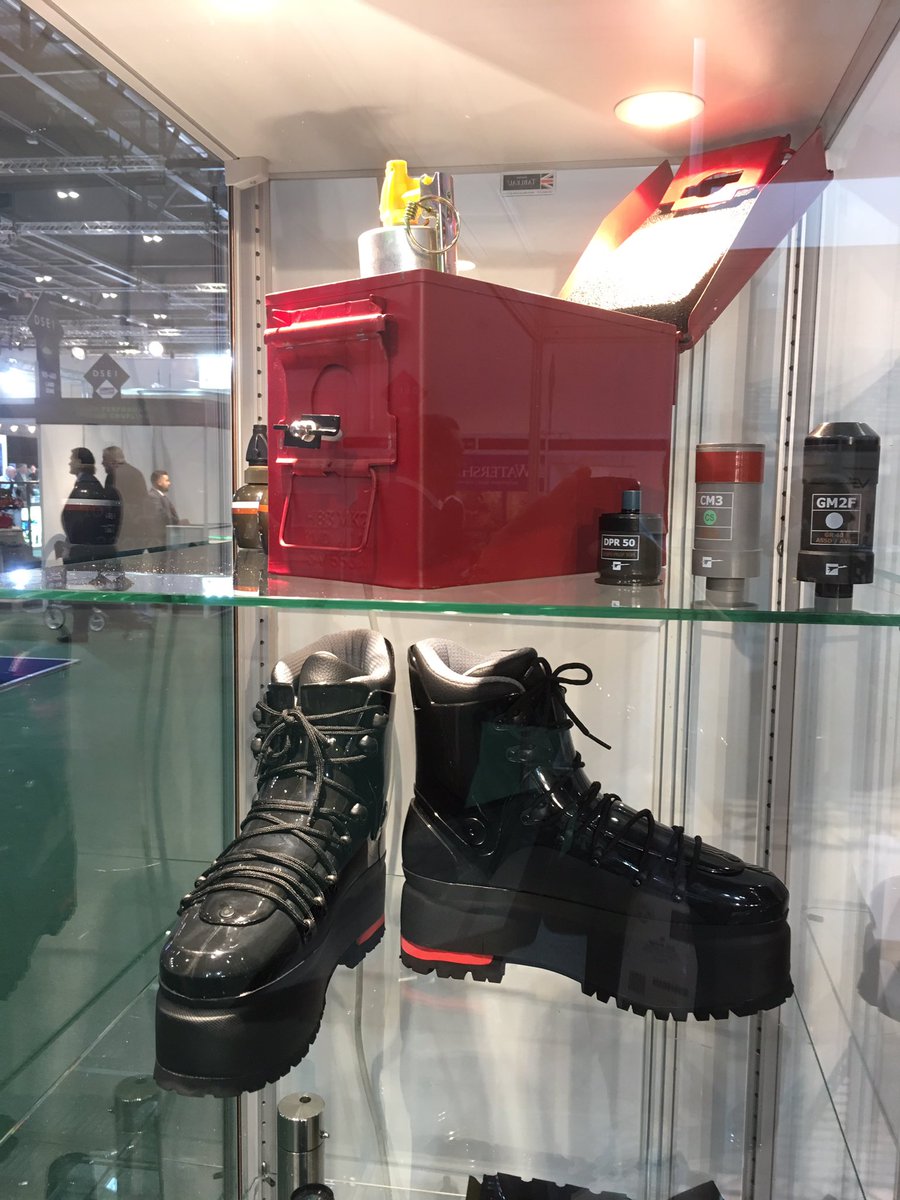 #DSEI19 our group is showcasing with our new entity Energetics Technology Ltd both N9-383. Always a pleasure to discuss about our activities with <a href="/ArmyRecognition/">Army Recognition</a> #Mineboots #ContainerUnits #blastprotection solutions