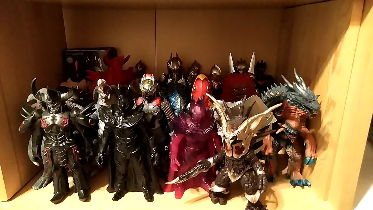 ソフビ紹介③#あなたのソフビ紹介
〜ウルトラマンメビウス/ウルトラマンマックス/ウルトラマンネクサスシリーズ〜

ネクサスに関しては、ジュネッスのネクサスとノアとダークザギとガルベロスのソフビしかないという…。
エンペラ星人降臨Ver.が立たないのが悩み。…イフに支えてもらってる。