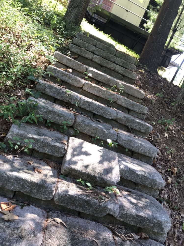 UVAApprentice's tweet photo. When you notice and see a safety issue report it.We were going to check the generator and I stepped on a loose step. So I reported it and a work order was sent in get it fixed!! #safetyfirst #Reportasafetyissue #UVAapprentice #safetystar #safeyteam # https://t.co/8T8gu2TxqQ