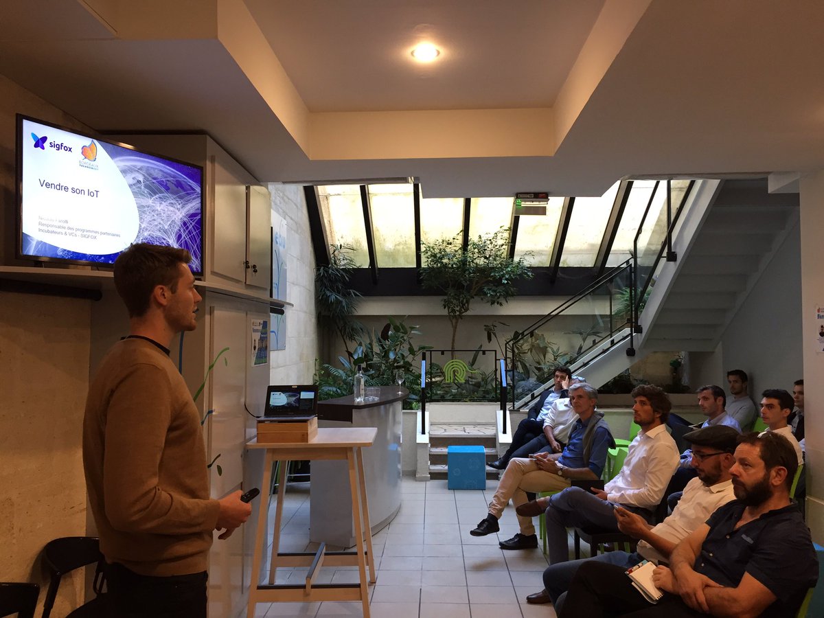Bdx_Technowest's tweet photo. Lancement du nouveau #meetup « Vendre son #IoT » avec notre partenaire @Sigfox à La Source 💯

La communauté #IoT de #Bordeaux est présente ce soir pour partager sur le sujet 🤜🤛

#LaSourceEvent https://t.co/UoL6niC3n6