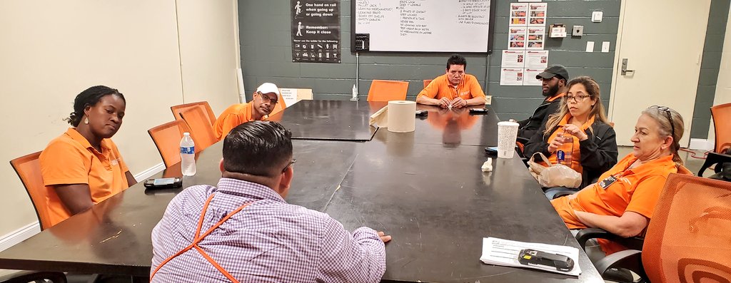 SM @Ernesto68455727 recognizing my 0205 MET day shift. I'm so proud of my team for what they have been able to accomplish post hurricane Dorian! @JerryRamasami @HectorAPadilla @SantiBernardez @YoankyH