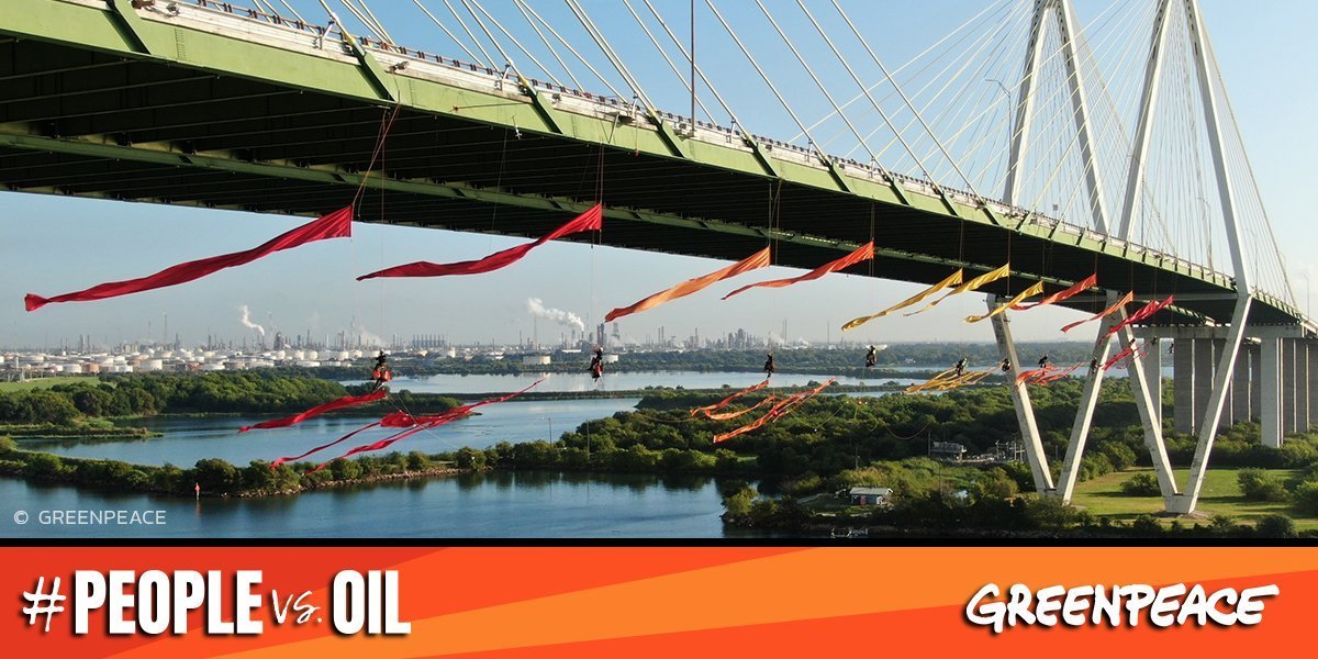 greenpeaceusa's tweet image. Real talk, Trump and corporate oil executives are going to survive climate change. They can buy their way out of the mess they created. This action is about the rest of us because WE deserve a world without oil. #PeopleVsOil #GreenNewDeal