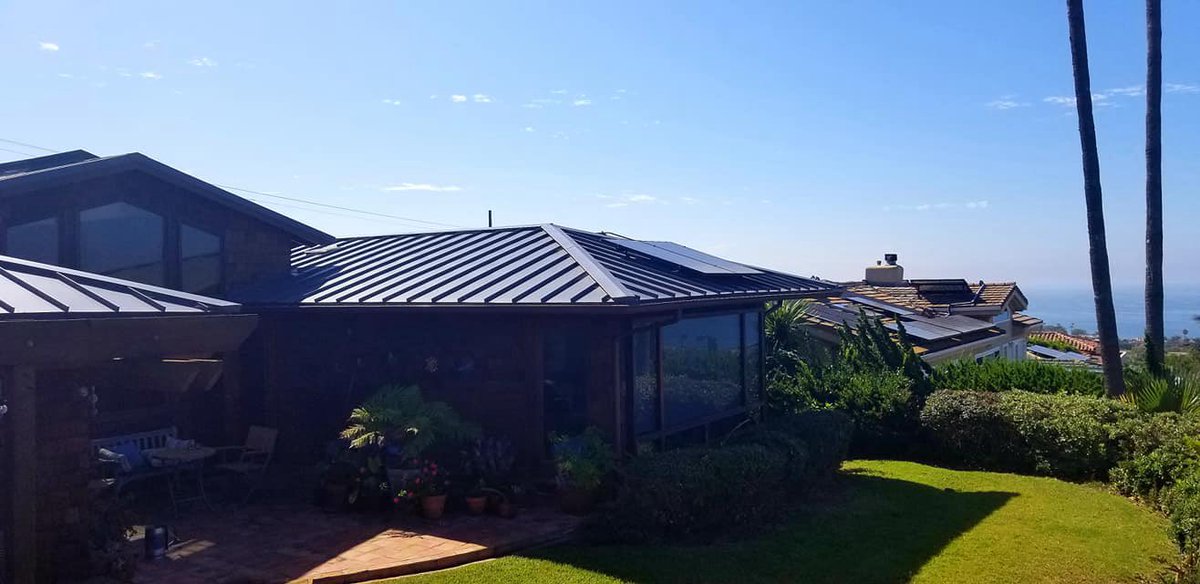 PalomarSolar's tweet photo. The crews really knocked it out of the park on this job. A 5.12kw LG 320 black/black with Enphase Energy IQ. Per panel monitoring and we put our name on our work! https://t.co/ASdzzqAArR