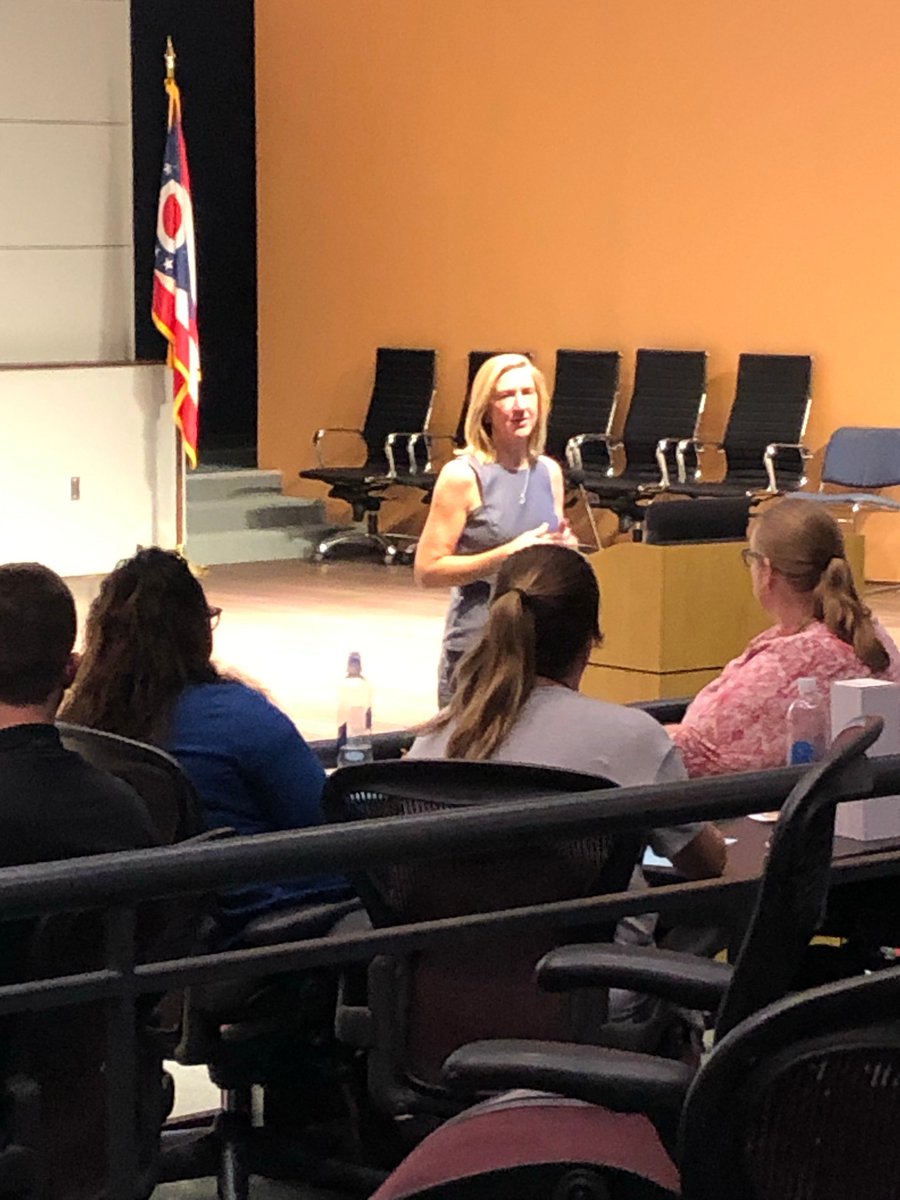 Carolyn Jones tweet media