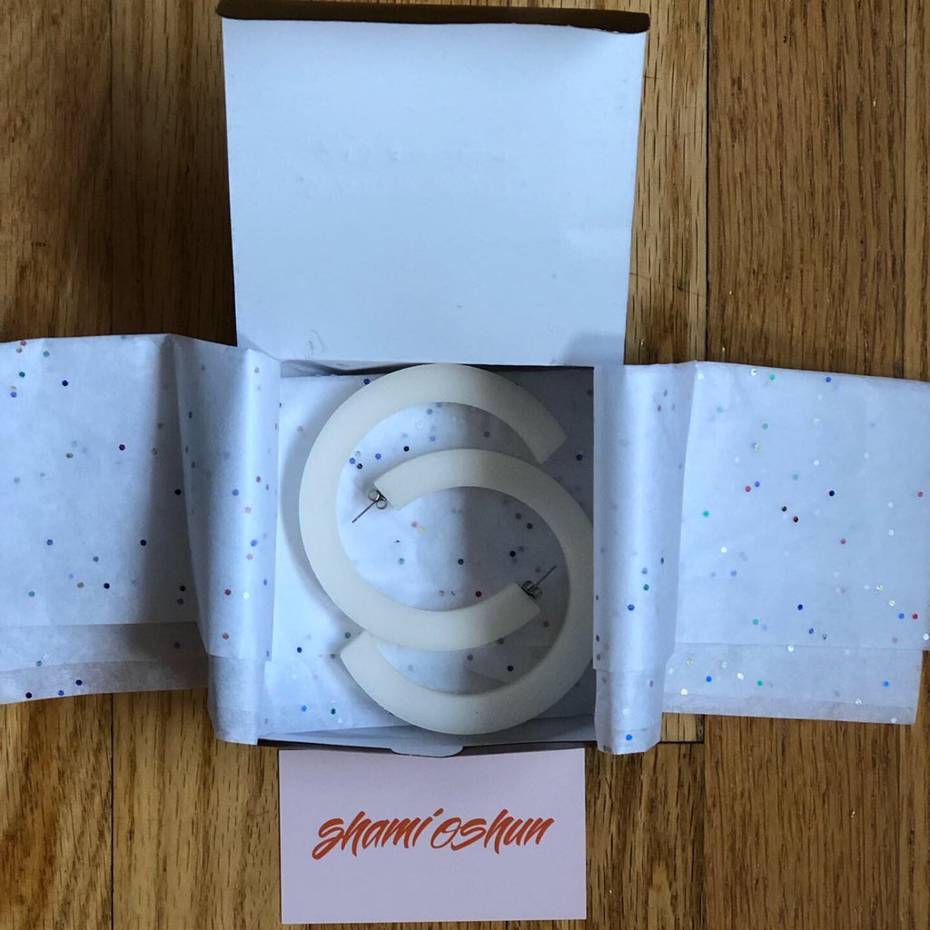 dmjonesdavis's tweet photo. 👀 Look what finally arrived!!! Excited to wear my new @shamioshun #3dprinted #hoopearrings! #supportyoungmakers #unboxing #colorchange #uvsensitive #brightsunshine☀️ https://t.co/oMQxRoa7yH