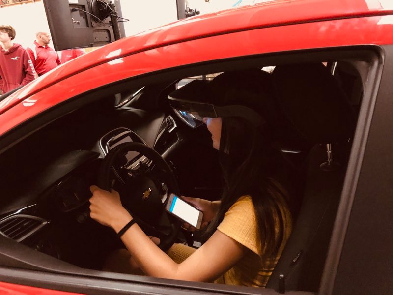 PEERSFdn's tweet photo. Students at @McCutcheonHS receive Certificates of Completion after experiencing our Augmented Reality Distracted Driving Education Simulator (ARDDES) and sign the pledge to end distracted driving with @StateFarm! #Drive2N2 @SF_JimSlaven https://t.co/fdgMO24Jd2