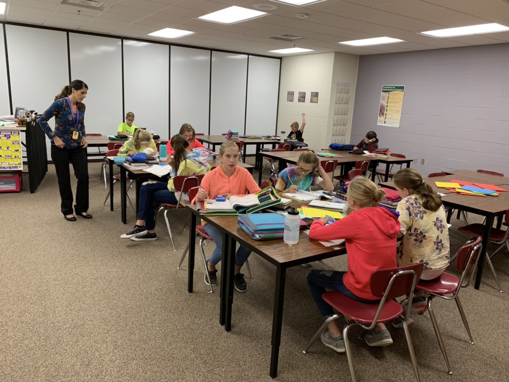 MrJohnson605's tweet photo. #ArrowTime students receiving both enrichment and additional support. Learning opportunities every day for every student! #WMSedu @wms_arrows https://t.co/an2TW8kAnc
