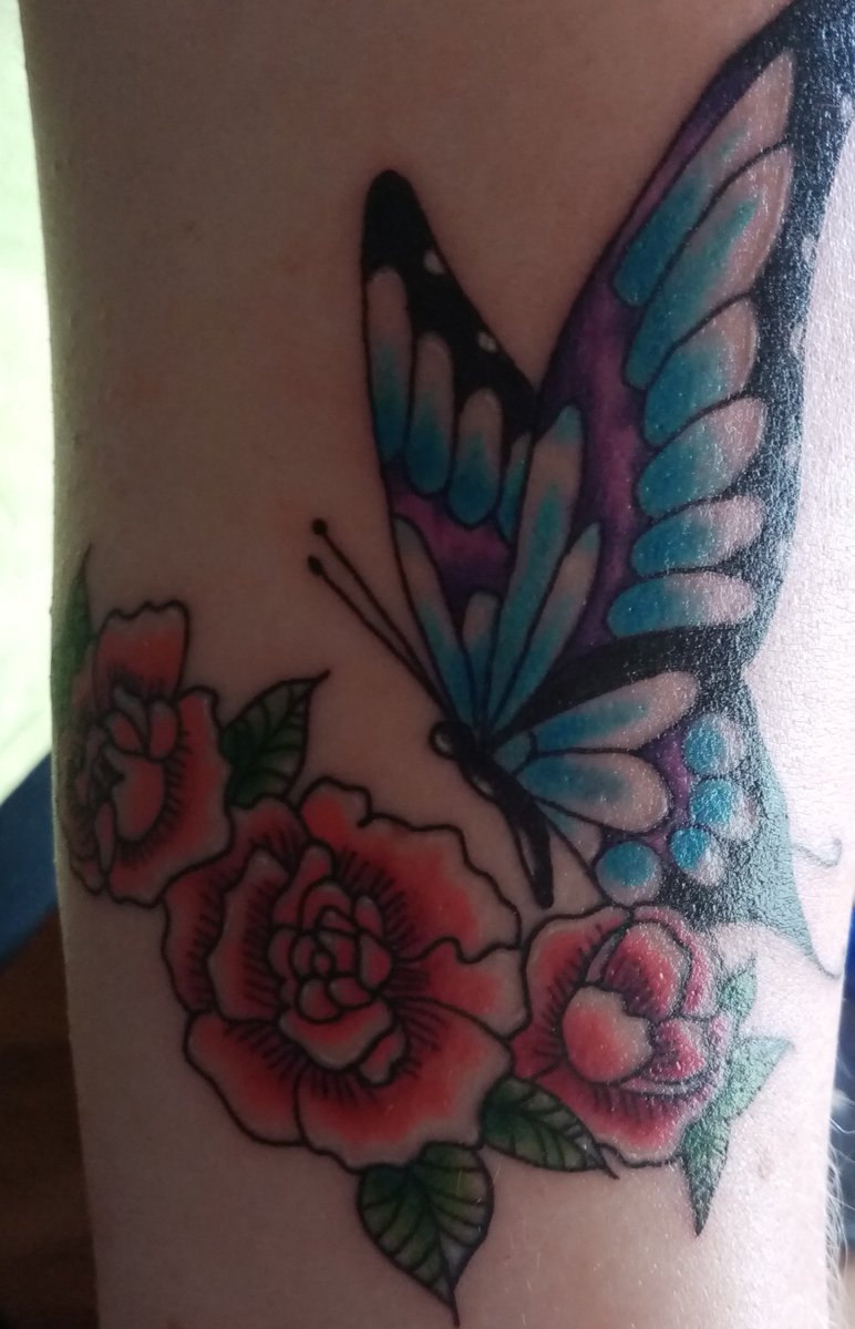 MrsBartram2010's tweet photo. Loving the colours on this! #firsttattoo#amazingartwork#firstofafew 😍🤣 https://t.co/qy1slVt9C2