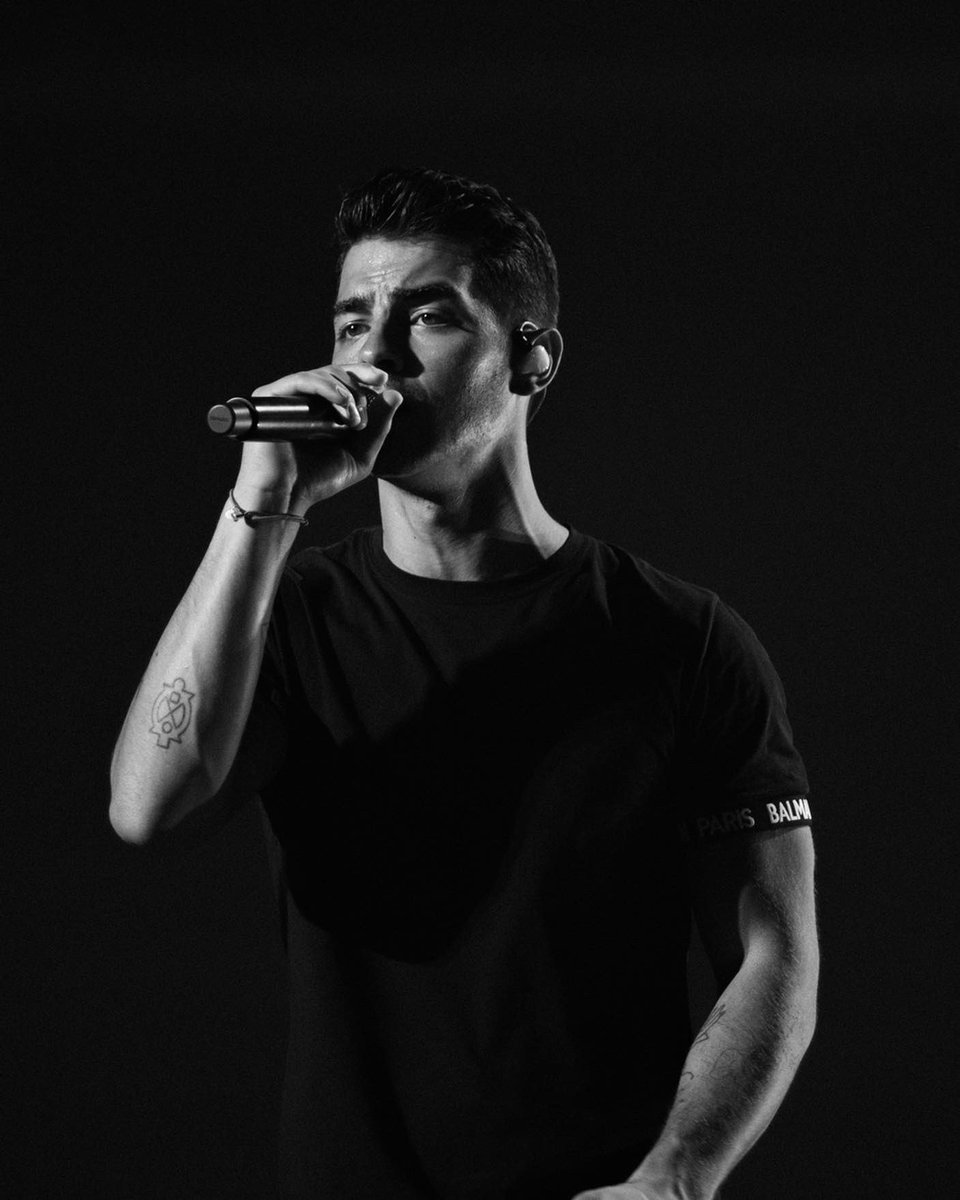 jonasbrothers's tweet photo. Cincinnati 🙌🏼 #HappinessBeginsTour https://t.co/VHFOdxiapt