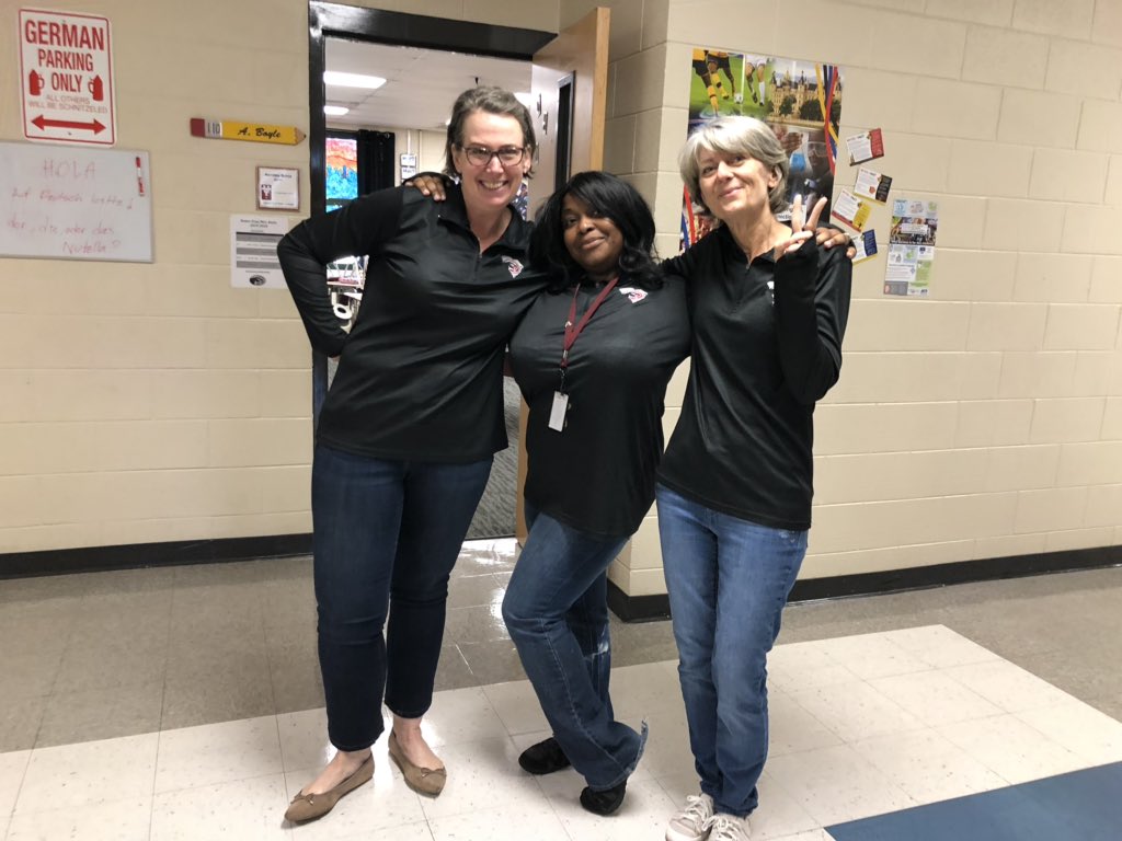 CFSchultheis's tweet photo. The B Hive represents in our CF gear!
@DISgradyHCS @CFHPrincipal #cfpantherlife https://t.co/5FoLWVG1s6