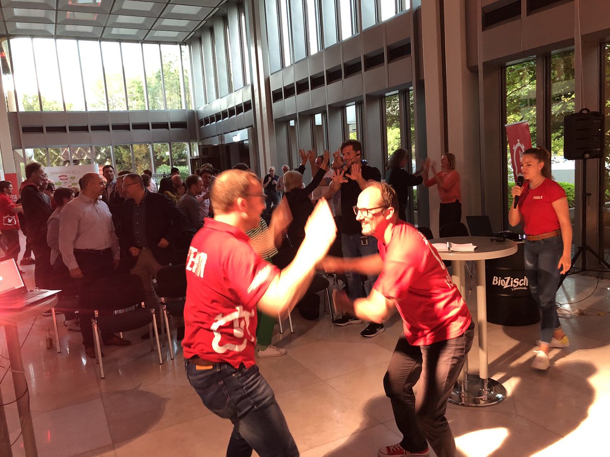 Warm-Up mit Paula von #strongpartners bei #12minme #12minMS