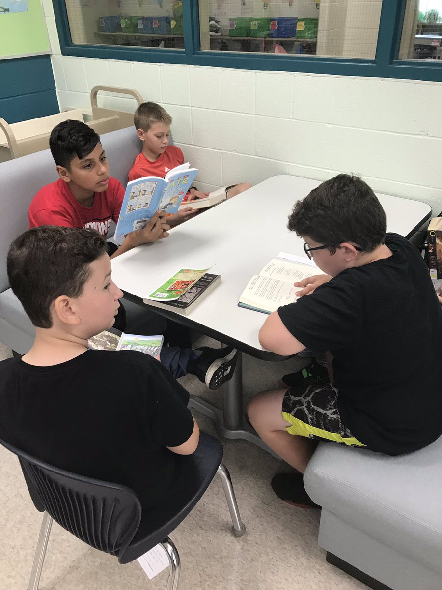 HighbushHawks's tweet photo. Students enjoying the new library seating and helping teachers with tech. Love it! https://t.co/jBh8kY4CSD