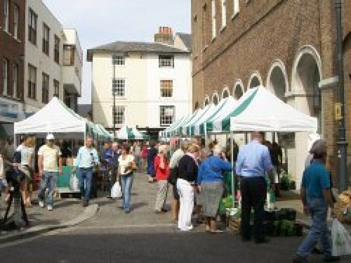 ClassicMobility's tweet image. Get yourself into Hertford this Saturday and find a tasty treat at the Farmers Market. 👨‍🌾👩‍🌾

From cheeses to meats, pies to bread, you are sure to find something to tickle your tastebuds!! 🧀🥩🥮🥐🍞🥖

#ClassicMobility #Mobility #hertford #farmersmarket