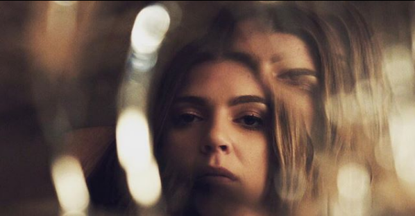 Matterzmag's tweet photo. Described as @LanaDelRey meets @DUALIPA. 

Check out @julia__kahn's #brandnew interview HERE and #FlyAway: https://t.co/FyIRKQdaaS https://t.co/mNEkN1eJYK