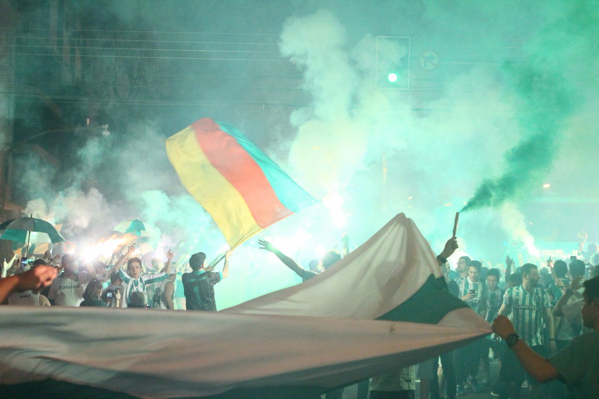 ECJuventude's tweet photo. #Tbt da fantástica noite de segunda-feira, do estádio lotado e da grande festa da torcida Jaconera 

#VamoJaconero https://t.co/YEiOqwoVb0