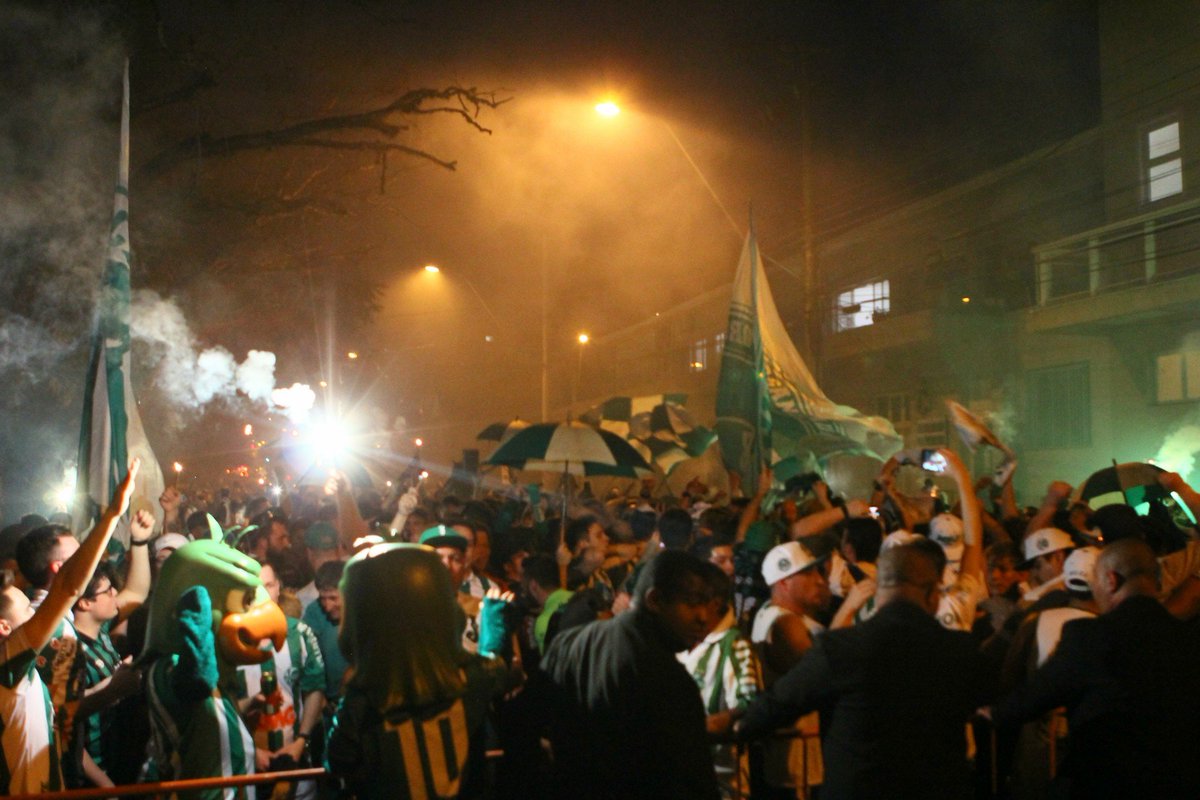 ECJuventude's tweet photo. #Tbt da fantástica noite de segunda-feira, do estádio lotado e da grande festa da torcida Jaconera 

#VamoJaconero https://t.co/YEiOqwoVb0