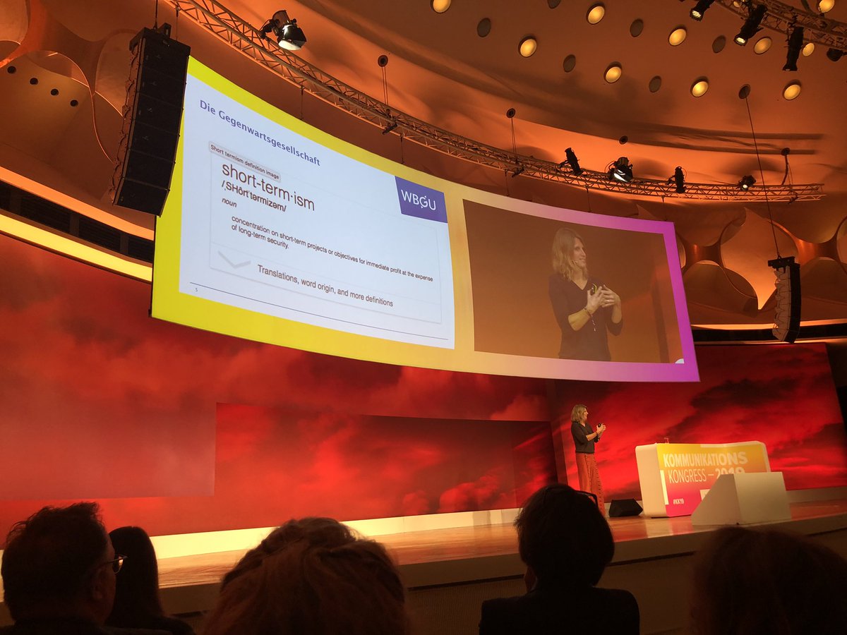 Ein wichtiges Thema für meine Twitter-Premiere: Ausbruch aus dem shorttermism für den Aufbruch in die Zukunft. Soziale und ökologische ROIs als spannende Möglichkeit für Unternehmen, um der Klimakrise zu begegnen. Eine sehr inspirierende Keynote von <a href="/beyond_ideology/">Maja Goepel @beyond-ideology.bsky.social</a> #kk19