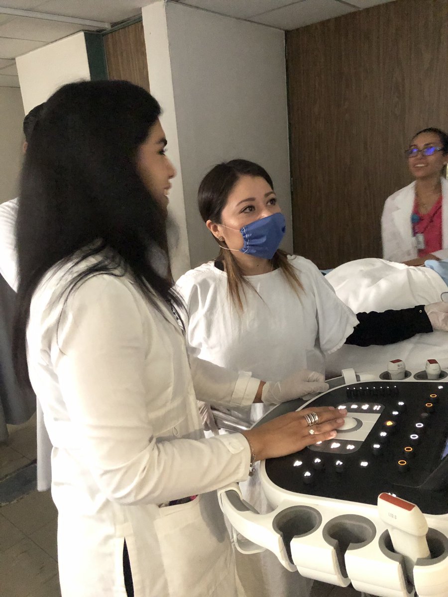 Ecocardiograma Transesofagico por nuestra R4 Dra Estefanie Villanueva (Mexico) y R5 Dra Steph Angulo (Perú),con apoyo de fellow de Anestesia Cardiovascular Dra. Lizbeth Falcón. #INCICh #CardioLife #WomeninCardiology #WomeninMedicine #WomeninEcho #WomenEverywhere