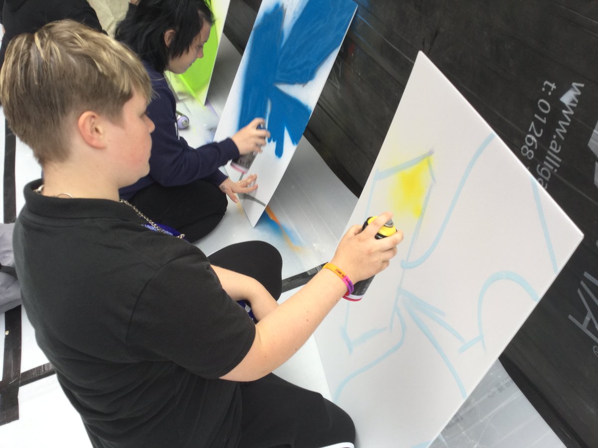 MidKentCollege's tweet photo. Does it have to end? 😥 #Freshers came to a close today at our #Medway campus!

We had @Dominos_UK, @FrontierGap, @MYC_MEDWAY and so many more organisations present 🙌 big thanks to all involved 😊 #FreshersFair2019 https://t.co/dANO22icOX