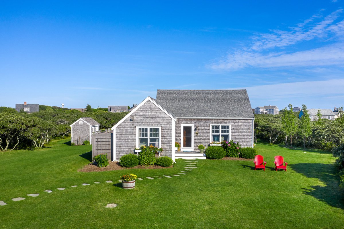 fishernantucket.com/nantucket-home… New Listing #14ChuckHollowRoad with <a href="/ACK_RE/">Jennifer Shalley Allen</a>