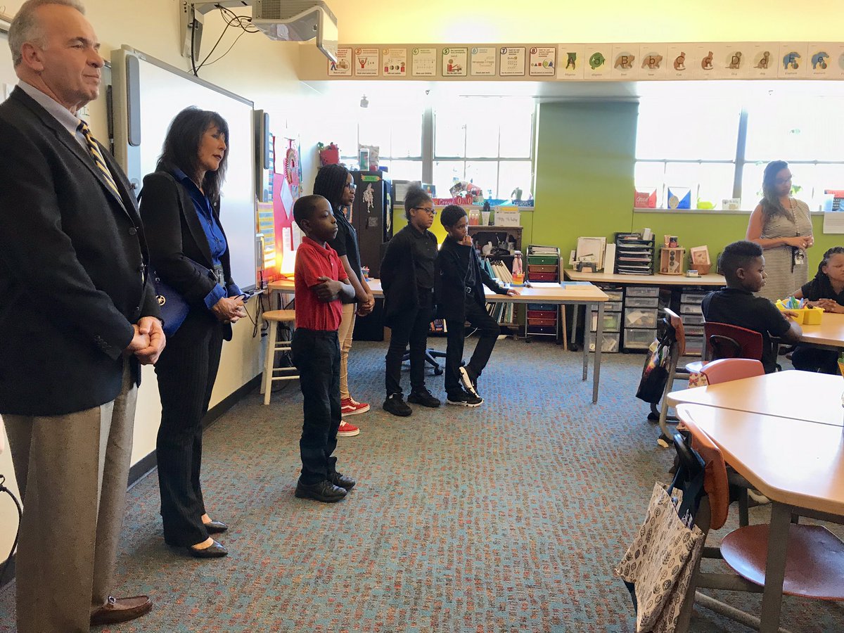 We had an exciting day at UPREP Mark Murray Campus @markmurray435 yesterday. We had a special visitor, President Mantella of GVSU @PhillyGVPres and a meaningful conversation with our students about their collegiate aspirations. @UPrepSchools @GVSUCSO