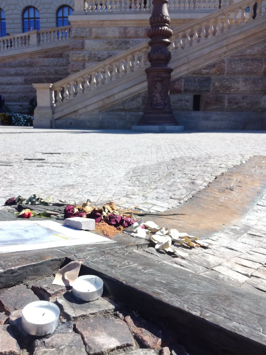 SummerSchoolPrg's tweet photo. This horizontal monument it's in the centre of Old Prague. Can you recognize it?
#tourism #Prague https://t.co/0DkMzGvkKe