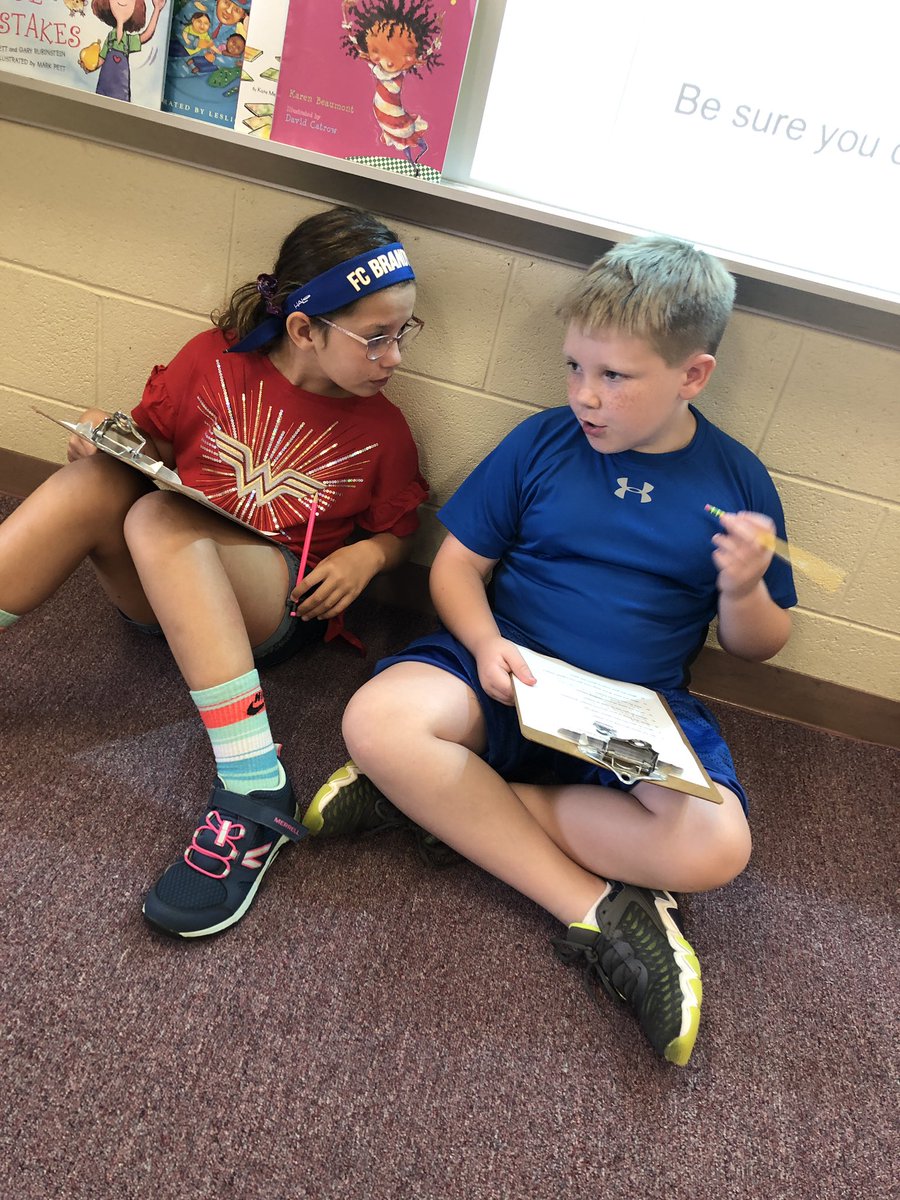MrsRosenGV's tweet photo. Interviewing our reading partners in Mrs. Sigismonti’s class! 📚 https://t.co/U53v2823pz