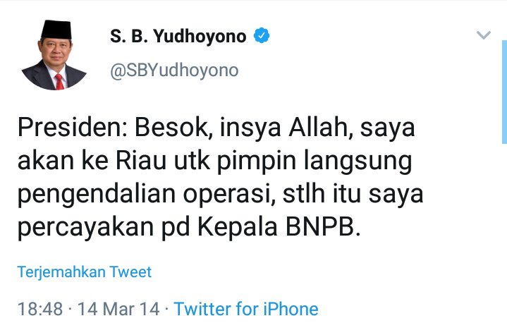 tweet_ariasriy's tweet photo. Bukan berarti pak @SBYudhoyono
Harus naik lagi jadi presiden baru masalah ini selesai hehe, insyaallah pemimpin hari ini juga bisa. Mari kita doakan bersama.  #RiauDibakarBukanTerbakar 
#RiauBerasap 
@jokowi bisa jadi inspirasi. https://t.co/exfgTC3dey