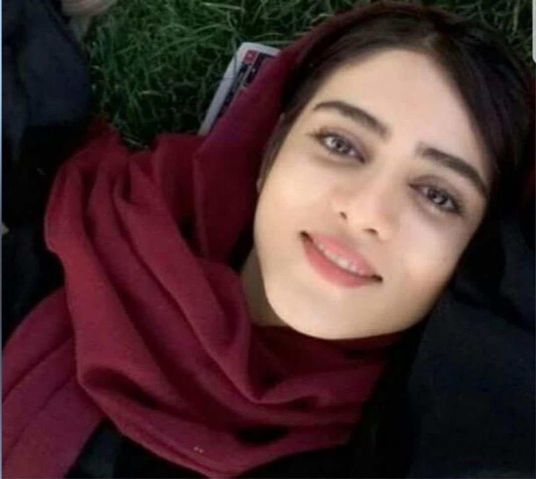 SamSeifnourian's tweet photo. در خاطر سال و ماه میمانی ای دختر آبی ایران زمین... 💙 #دختر_آبی #blue_girl https://t.co/XsACgTkRXR