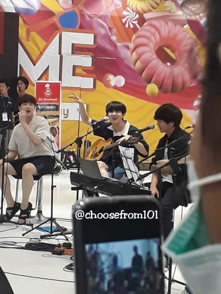 Choosefrom101's tweet photo. our hwannie is so cutee😭😭

#재환 #김재환 #kimjaehwan https://t.co/69iFOF0BJ5