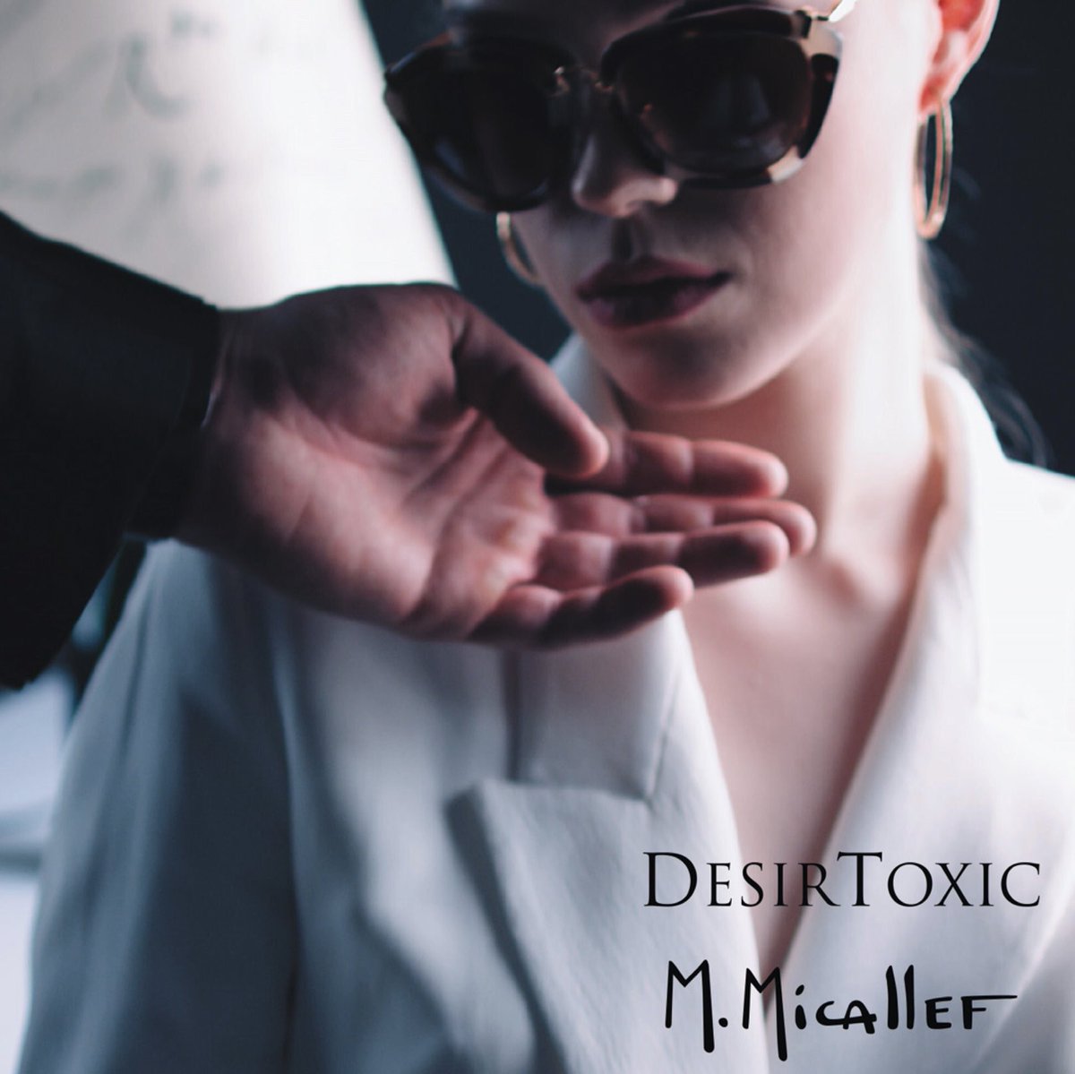 ParisGalleryME's tweet photo. عطر ديزير توكسيك من ميكاليف، يجعل لحظاتك اليومية خالدة في كل حين
DesirToxic from M. Micallef, transforms your moments to eternal ones
#باريس_غاليري #السعودية #جدة #الرياض #الدمام #عطر #عطور #ميكاليف
#ParisGallery #PGKSA #ParisGalleryKSA #Jeddah #Riyadh #Dammam #MMicallef https://t.co/qbJVdWzPJi