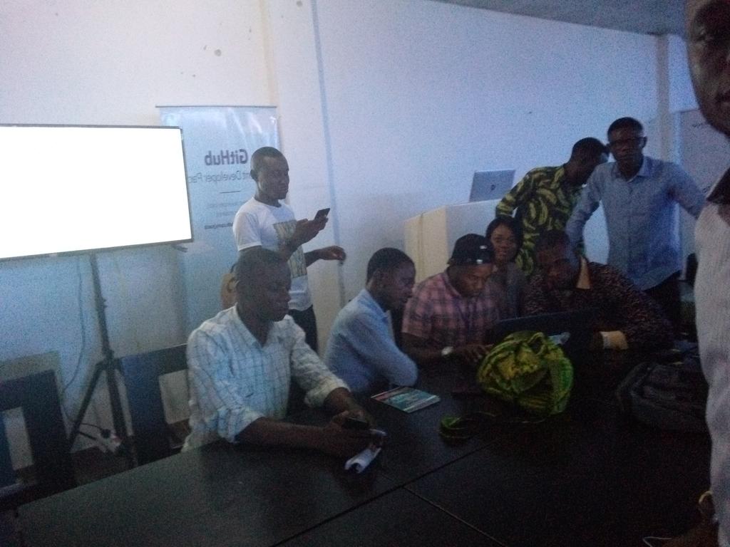 UniuyoSug's tweet photo. #UNIUYO team @ #BASH_UYO  hackathon led by the DOI @johnjohnmfon , @HyperspaceAfric @Gift_John , @GifthubEducation https://t.co/c7Y60bj5rw