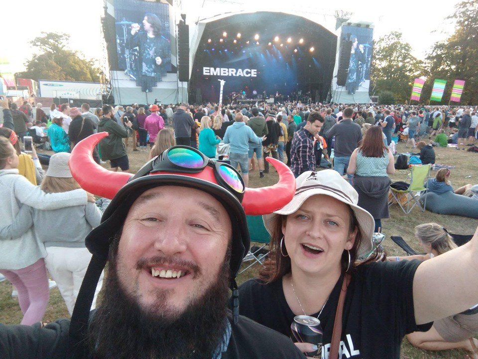 The first #epicthrowback from all your amazing pics! Paul Jones and co loving life watching Embrace. 🙌 P.S. Great hats 🌟