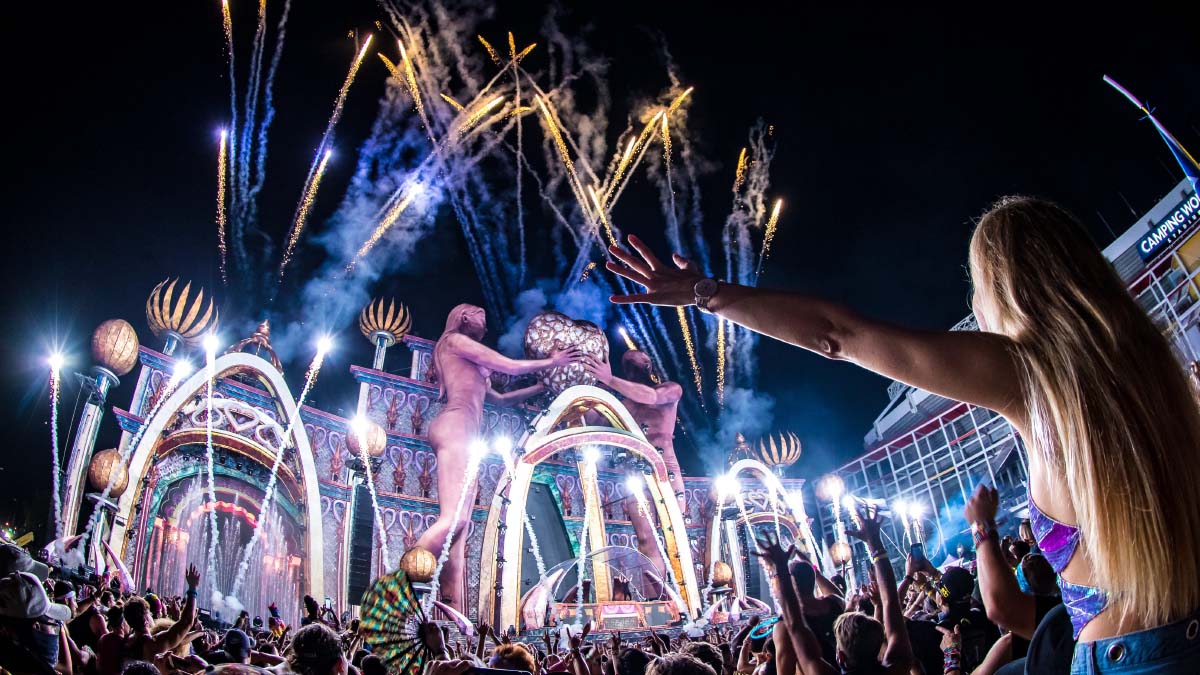 festpopusa's tweet photo. Insomniac has been taking the festival world by storm in 2019. From EDC Las Vegas to Electric Forest, to their most recent acquisition of Okeechobee, the brand’s future has never looked brighter! However, before we look ahead to what Insomniac has in  #Ab https://t.co/xSqqlmPsJS https://t.co/AGUrMX1ZIH