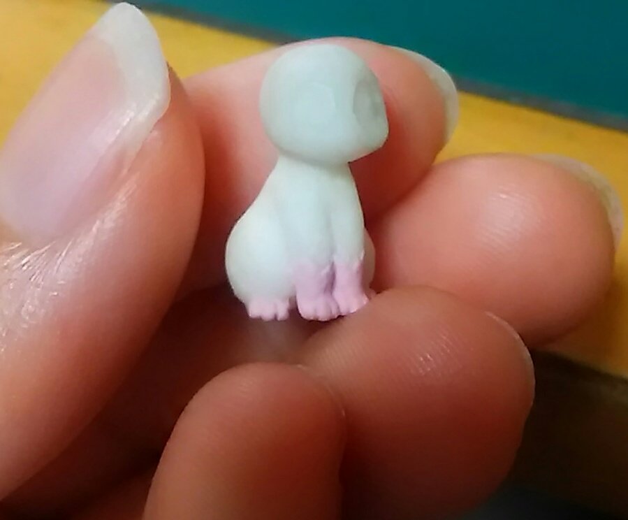 オカマ ニンフィア 完成 と思ったら 目に違和感を感じて 本日から 微調整中 途中から 色が気に入らなくて 塗ったら 大幅な時間ロスしてました 樹脂粘土 ニンフィア ハンドメイド