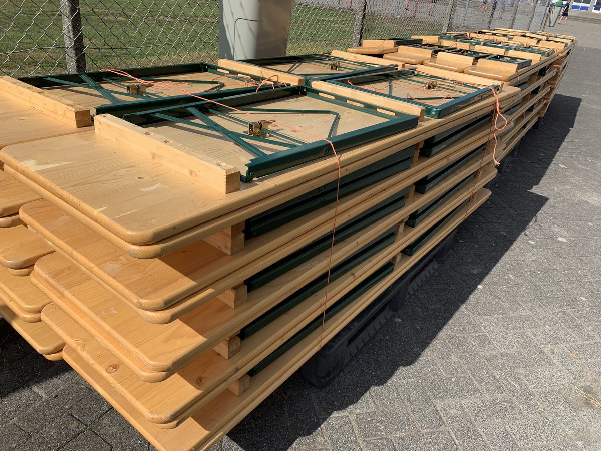 Je hebt nog tot vrijdag 12:00 uur om je kaartje voor de reünie in de voorverkoop te bemachtigen. Meer dan 1800 oud-leerlingen gingen je voor! Horn: Jij wilt toch ook zaterdag de school nog een keer zien tijdens een rondleiding, een gastles volgen, meedoen aan de PubQuiz enz.