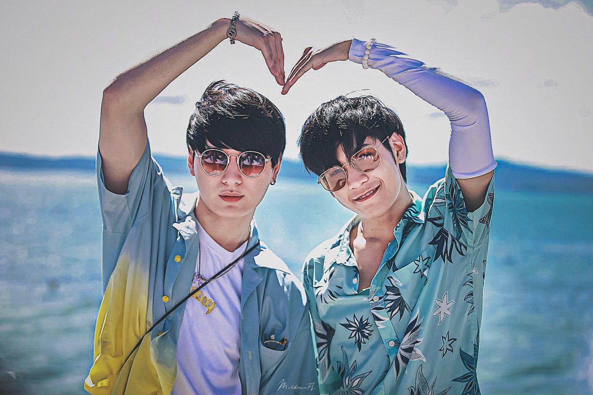MilkmenFL's tweet photo. เรียน รด ต้องตัดผม
แต่ถ้าเธอกับเขาเหมาะสม เราคงต้องตัดใจ ☺️

#OishiSummerTrip2019

#ทีมพีรญา
@kristtps
@stjinx_maya 
@peraya_official https://t.co/KpDW52MX8T
