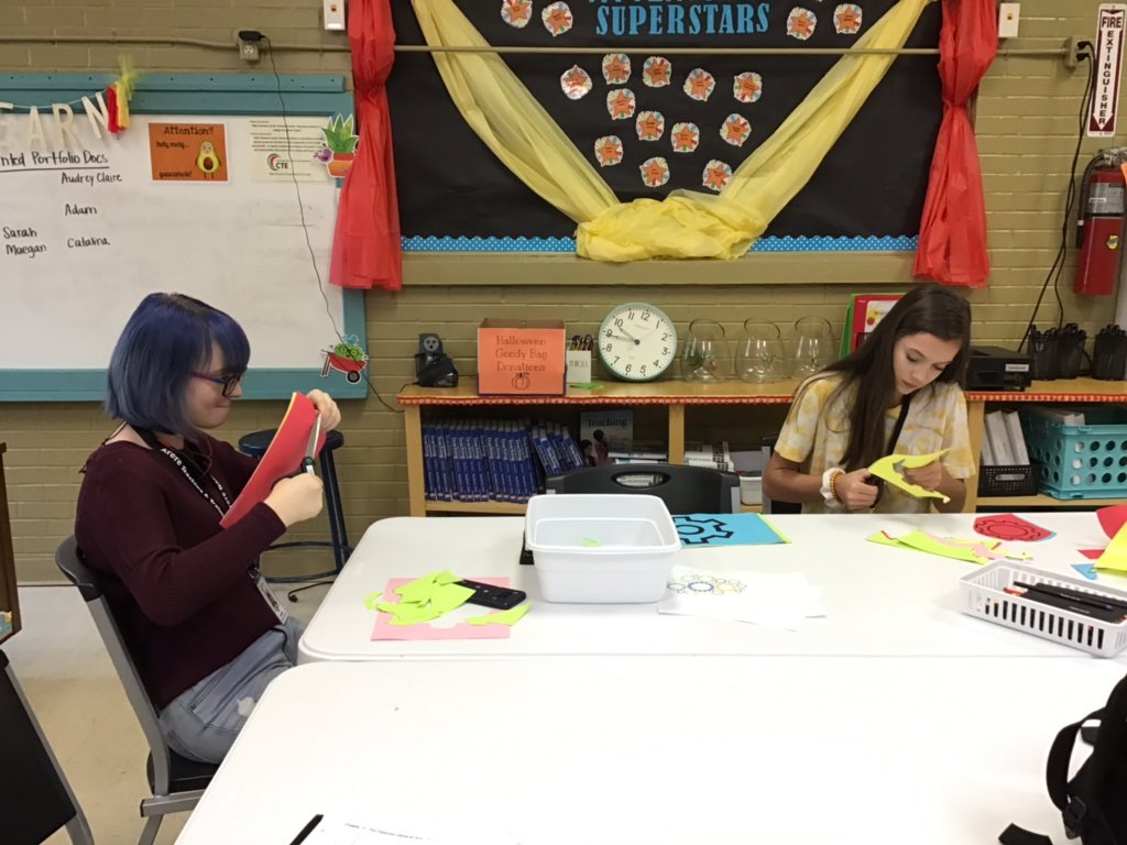 ATteach_train's tweet photo. Ss planned, problem solved, &amp; partnered their way through this bulletin board revamp! #futureteachers #teacherskills https://t.co/lCuFtKrYoh