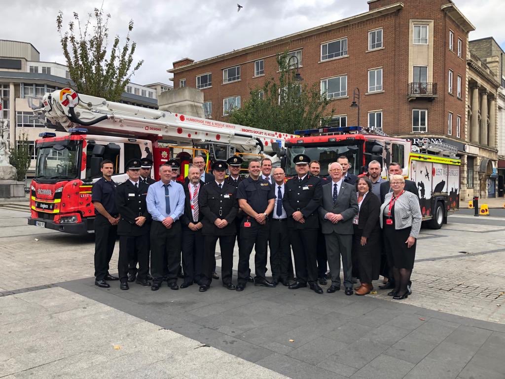 HumbersideFire's tweet image. Our new 45M ALP launched today in #Hull. Both our ALP and engine are wrapped in a remembrance design. 🚒 #EmergencyServices #ThursdayFeeling