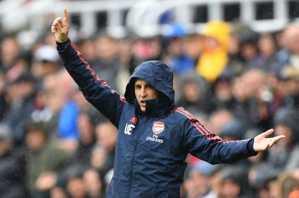 ArsenalFever360's tweet photo. At Real Sociedad, Monreal was recently asked about what kind of coach that Emery is
"He’s a great coach. He is a person who lives and loves football. He’s sick with football. He has character, ambition and is a perfectionist.” #Arsenal https://t.co/a3BdKif2si #COYG #AFC #Gunne…