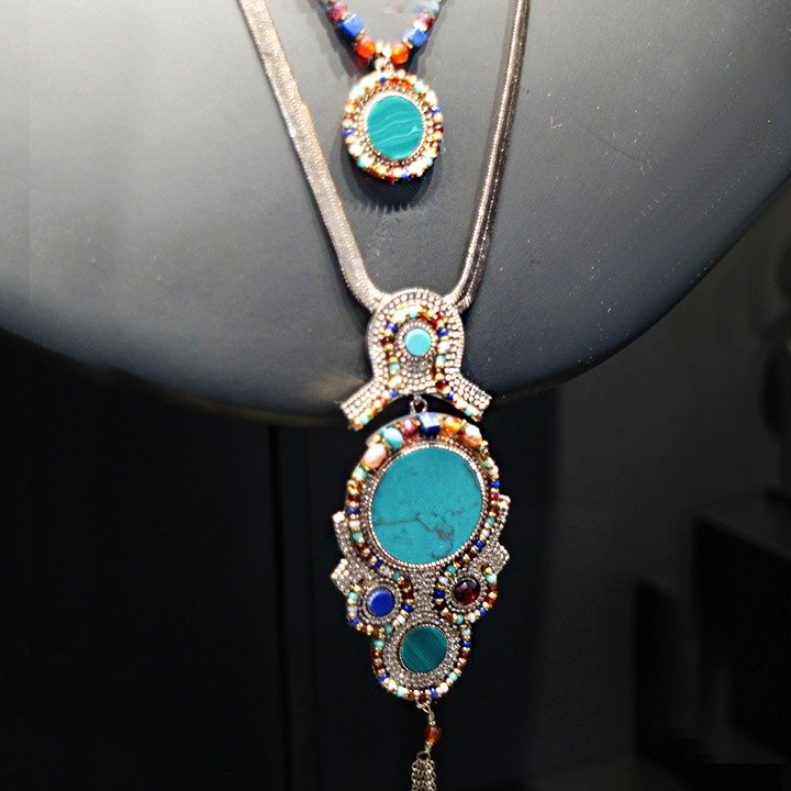 Équilibre parfait entre fantaisie et élégance, ces colliers Claudia sont la promesse d'un look féminin au cœur de la tendance de la saison.

Découvrez notre sélection de colliers CLAUDIA en un clic >> bit.ly/2m6mRi2