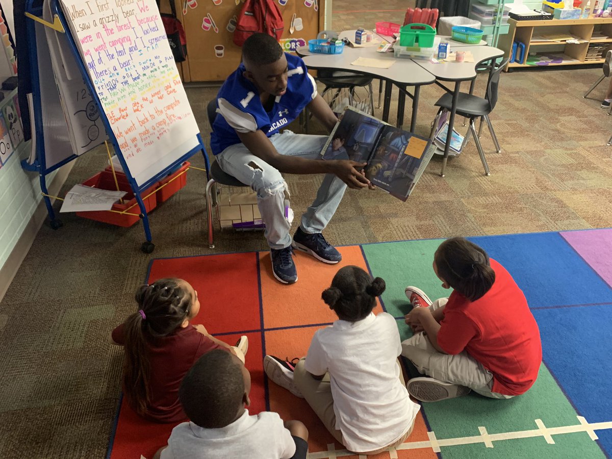 Coach_Cluley's tweet photo. Awesome time this morning at @AldersonEagles Elementary for Reading with the Matadors! #Family https://t.co/Ezpe9UBdq3