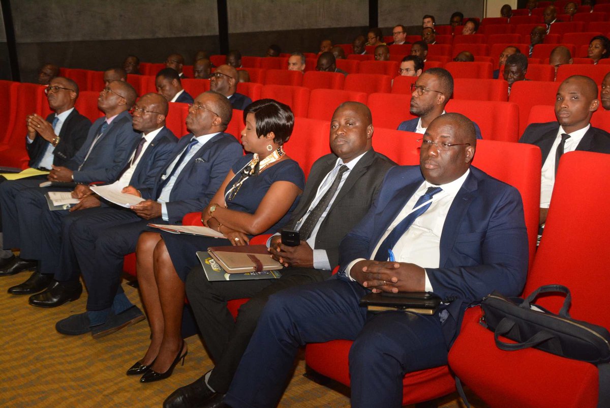 La Ministre <a href="/niale_kaba/">Niale KABA</a>, Gouverneure de la BAD a procédé à l’ouverture du Roadshow relatif à la préparation du 2e forum sur l’investissement en Afrique, le 11 sept 2019, au siège de Bad à Abidjan.
#CIV225 #GouvCi #MPD #NialeKaba

plan.gouv.ci
