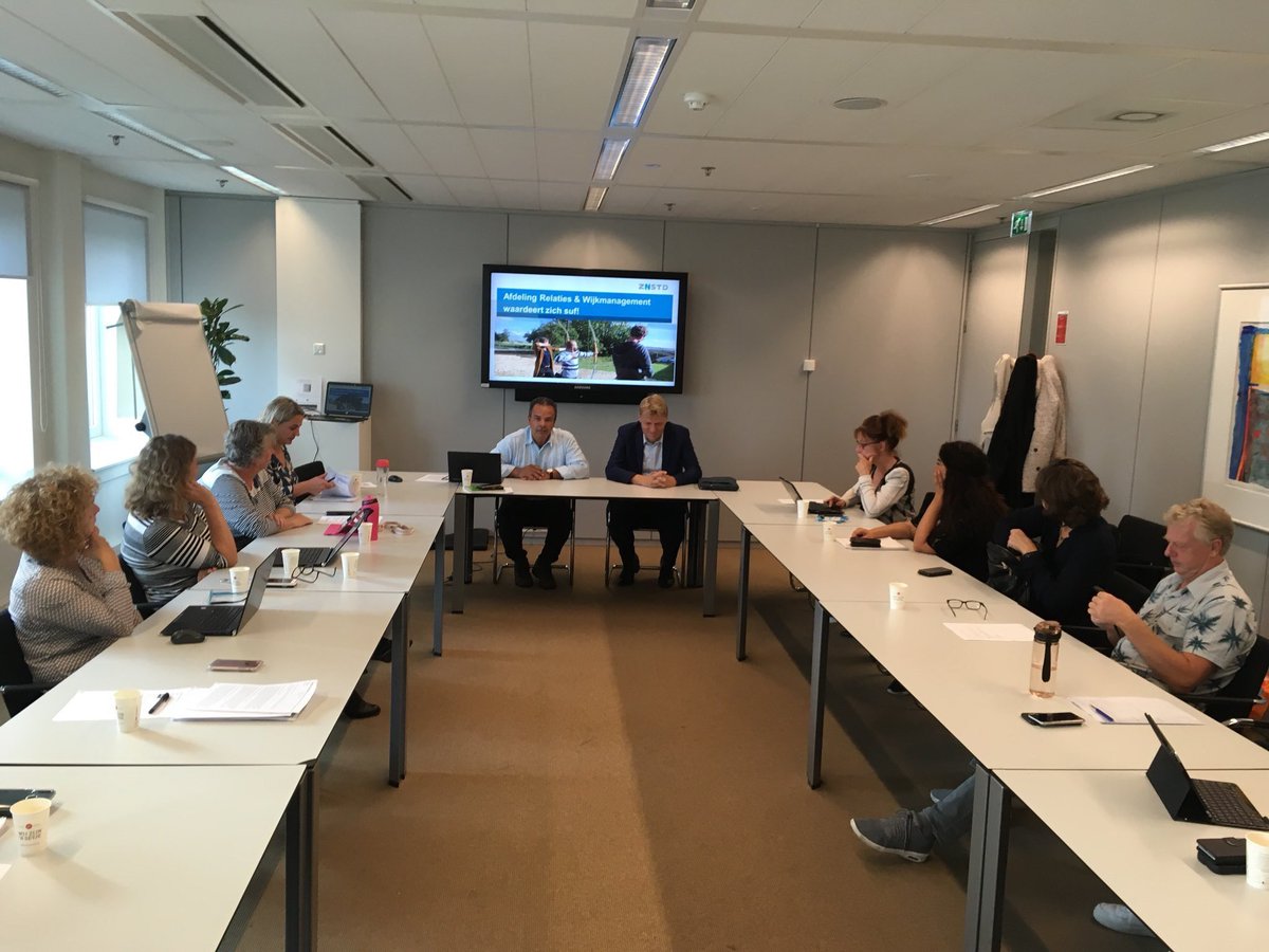 Vaak mag ik met de wijkmanagers  #zaanstad de wijken in, vanochtend  sloot ik aan bij wijkmanagersoverleg over het belang van ogen en oren in de wijk, bondgenootschap met inwoners en ondernemers, werken in frontlinie en de cultuurverandering die nodig is #keepupthegoodwork