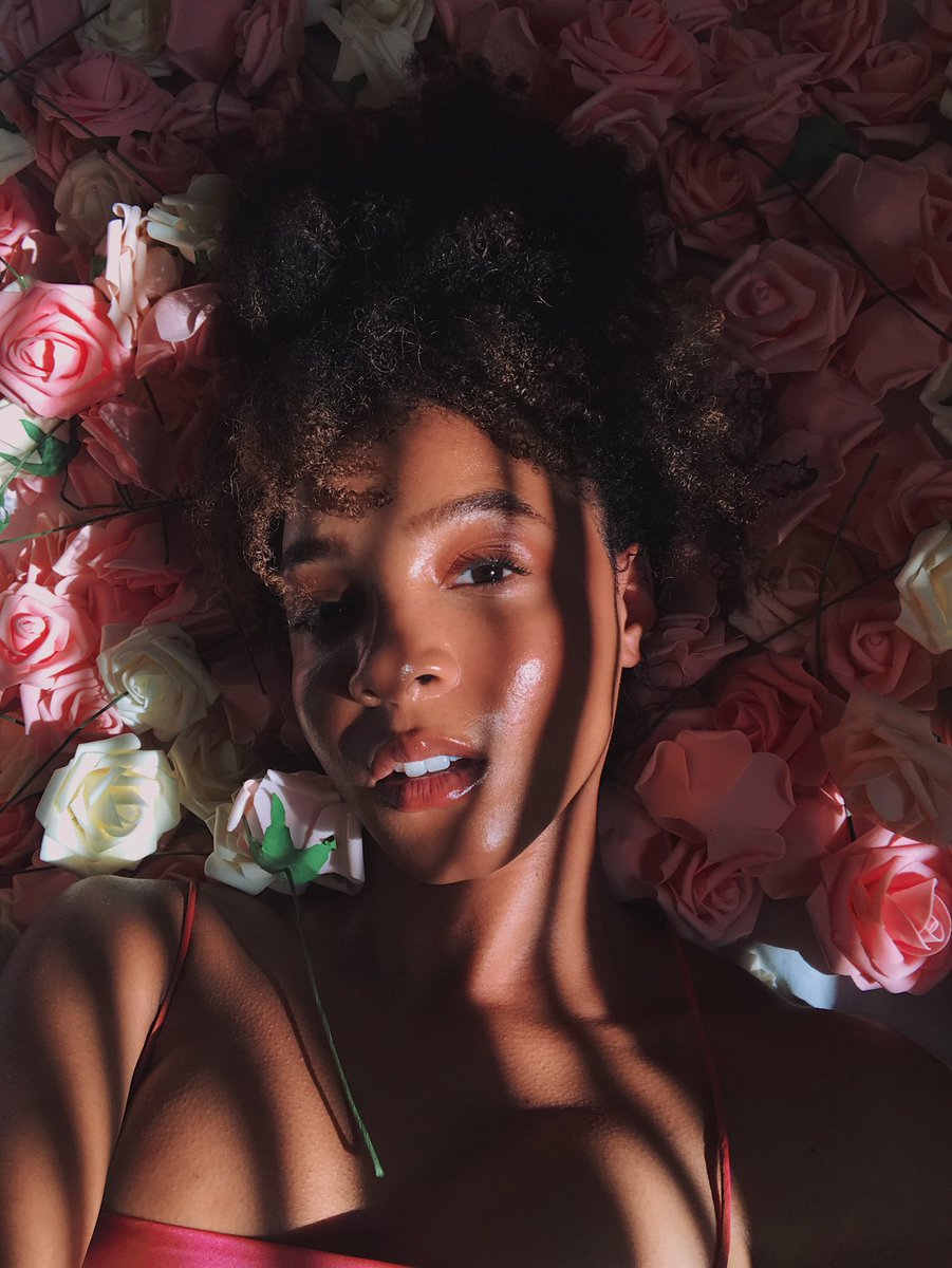 kihmberlie's tweet photo. Just wanted to add a couple selfies I took during this shoot...don’t mind me 👀😌 https://t.co/ynQgCBjLWW