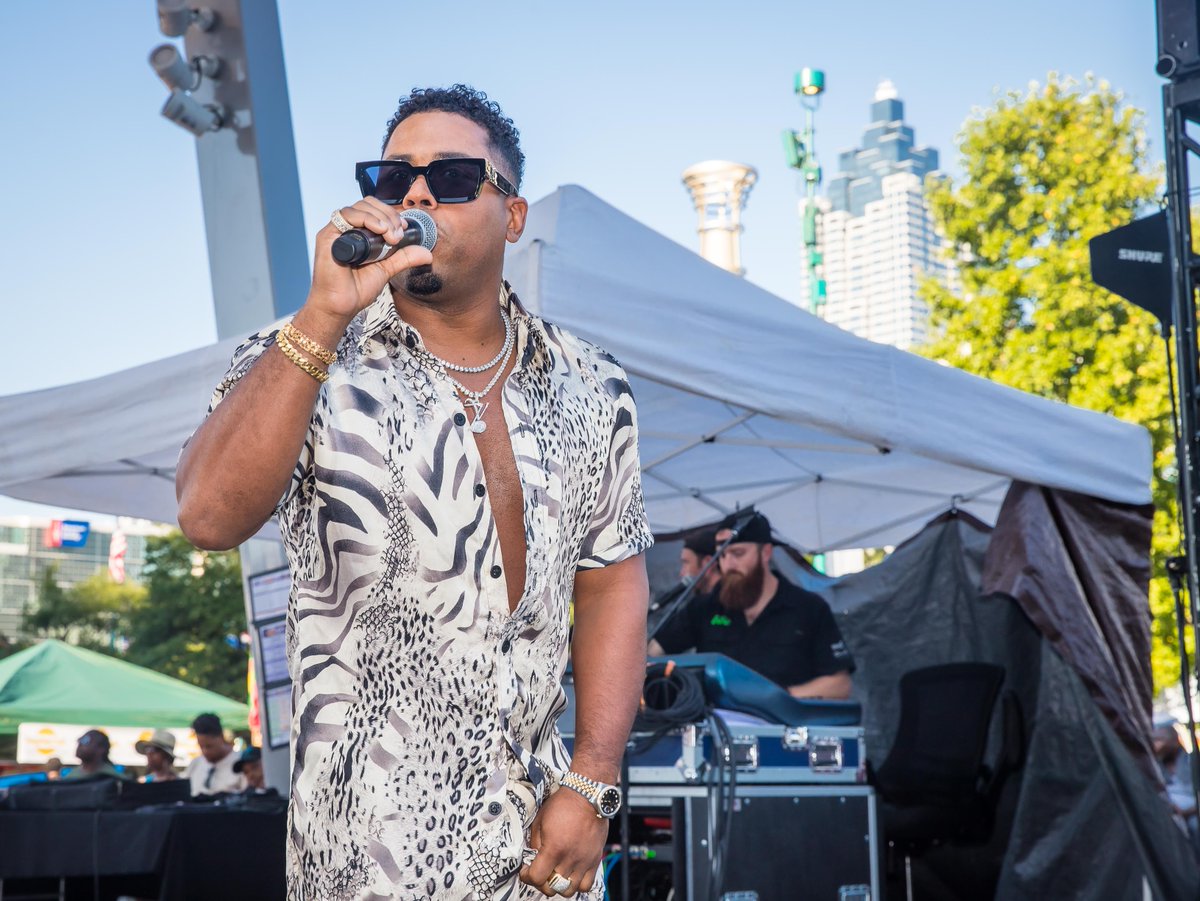 Bossip's tweet photo. Fine, Too: Lloyd & Other Well Moisturized & Melaniny ONE MusicFest Sightings https://t.co/f8hzP1hPRm
(Tony J. Davis)
#OMF19 https://t.co/iwa0TbnFsw