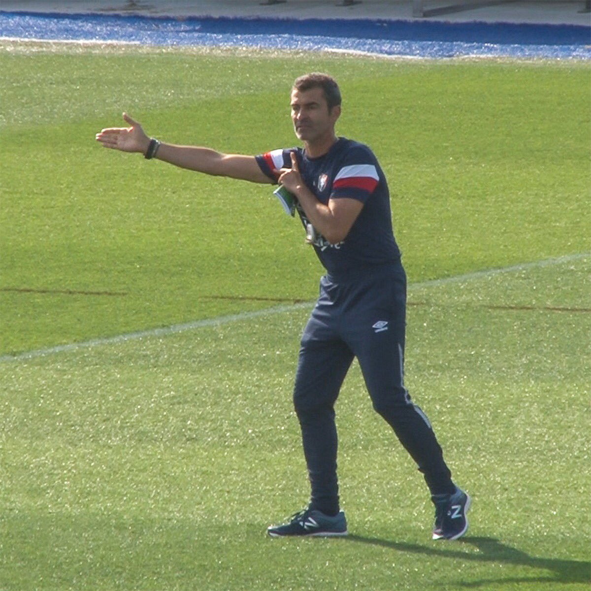 On a travaillé pour preparer un match contre mon ancienne équipe, avec le même objectif que d'habitude! Gagner! Allez Caen!
#SMCaen #ESTACSMC #Ligue2 #France #Football